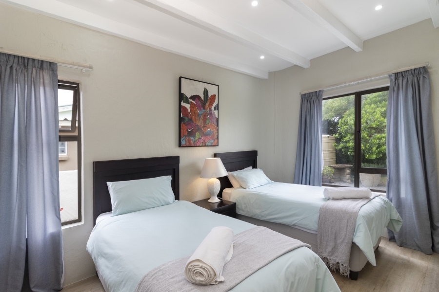 6 Bedroom Property for Sale in West Beach Eastern Cape